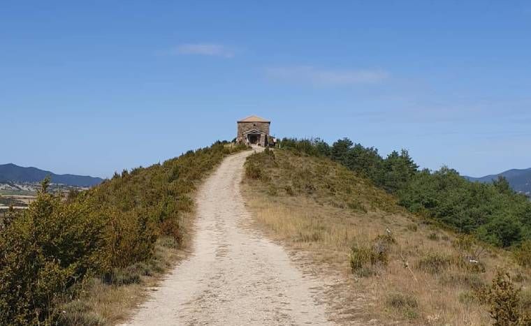 camino ermita de san benito oriante